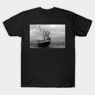 fishing boat, b&w T-Shirt